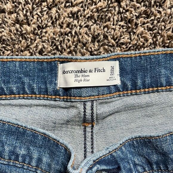 Abercrombie & Fitch The Mom Jeans Women's 36 / 22 Blue Cropped High Rise Distres - Picture 5 of 8